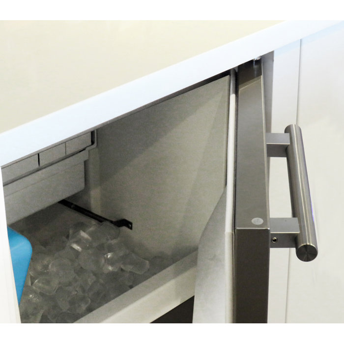 XO Appliance 65 Lb. lb. Daily Production Gourmet Clear Ice BuiltIn Ice